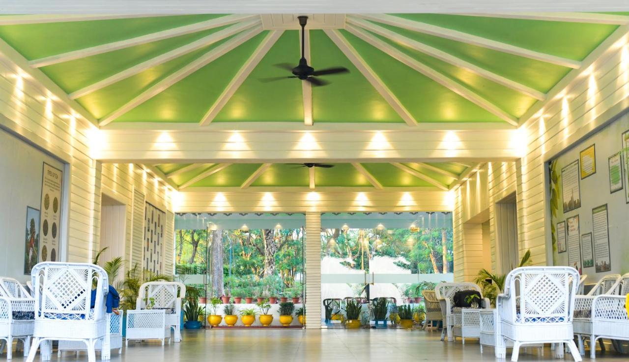Sinclairs Retreat Dooars, Chalsa Hotel Buitenkant foto