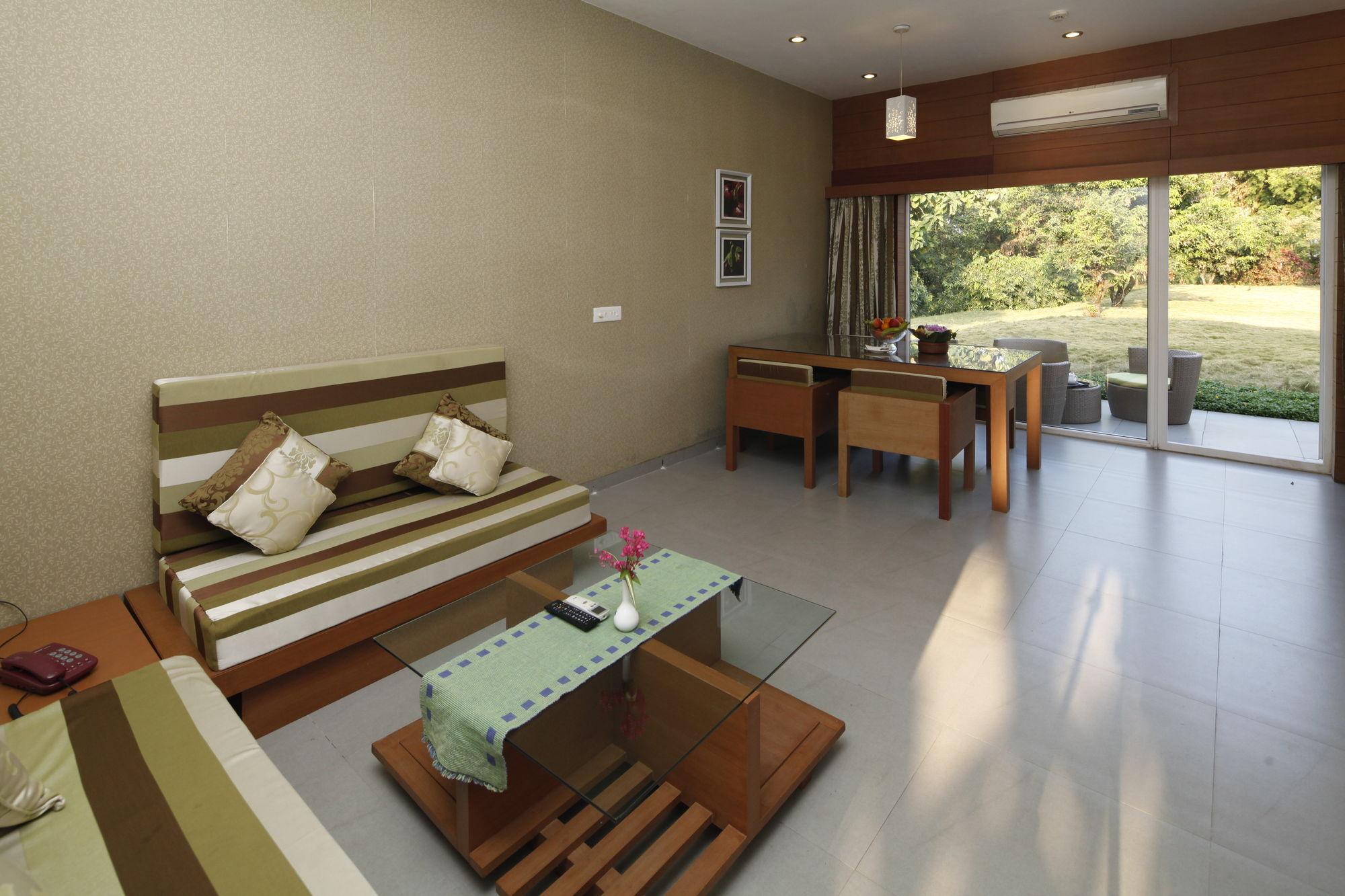 Sinclairs Retreat Dooars, Chalsa Hotel Buitenkant foto