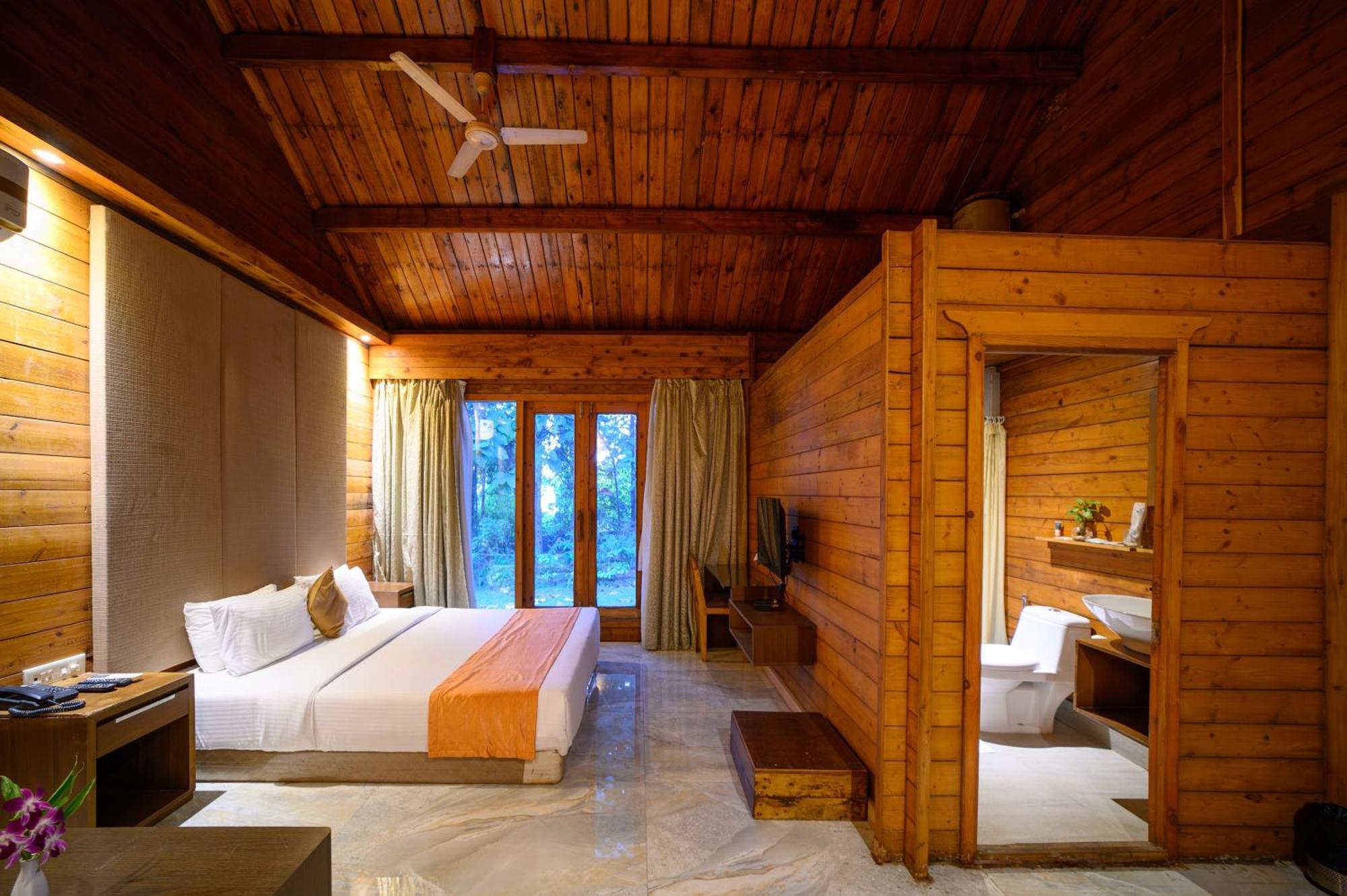 Sinclairs Retreat Dooars, Chalsa Hotel Buitenkant foto