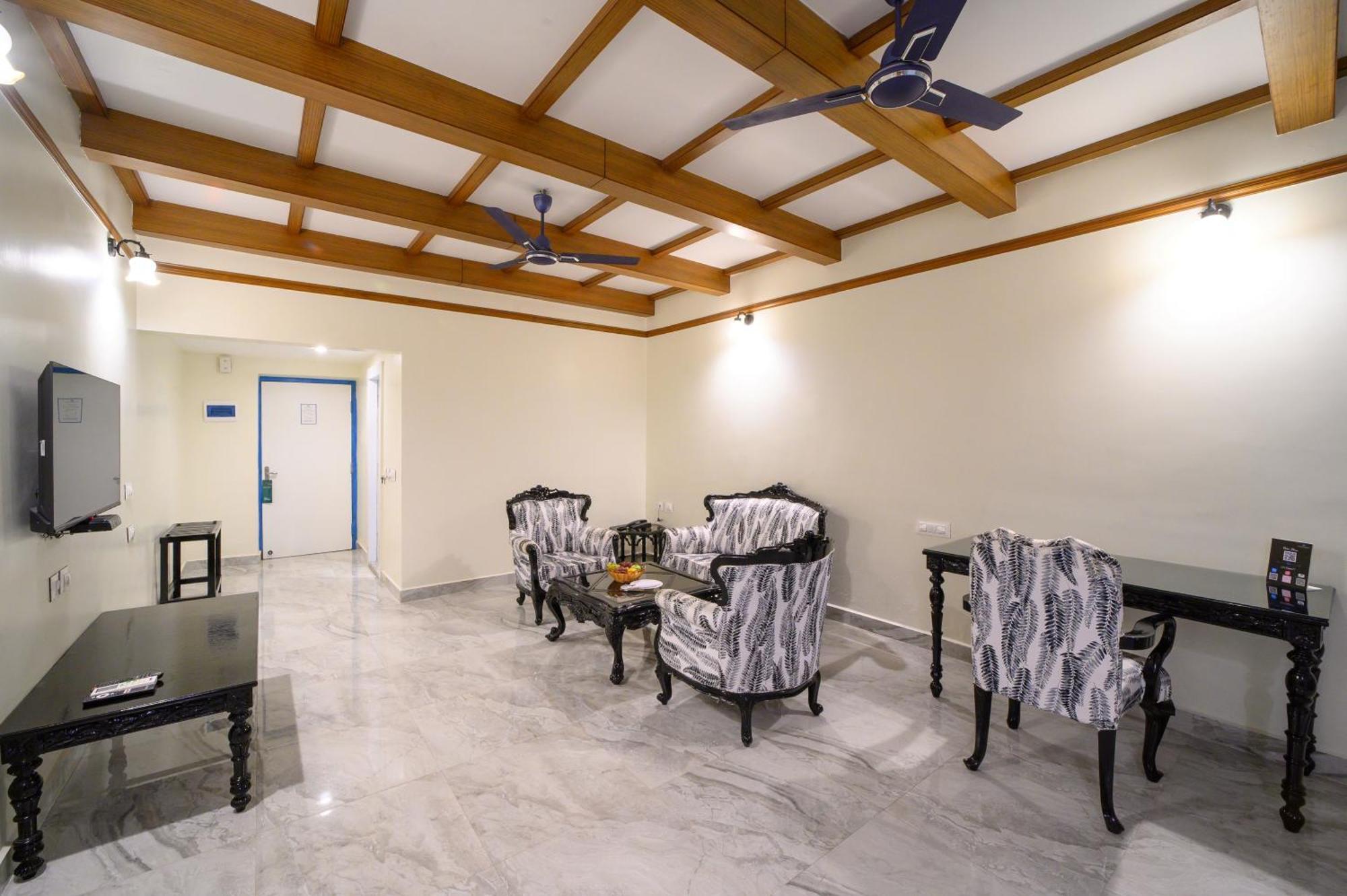 Sinclairs Retreat Dooars, Chalsa Hotel Buitenkant foto