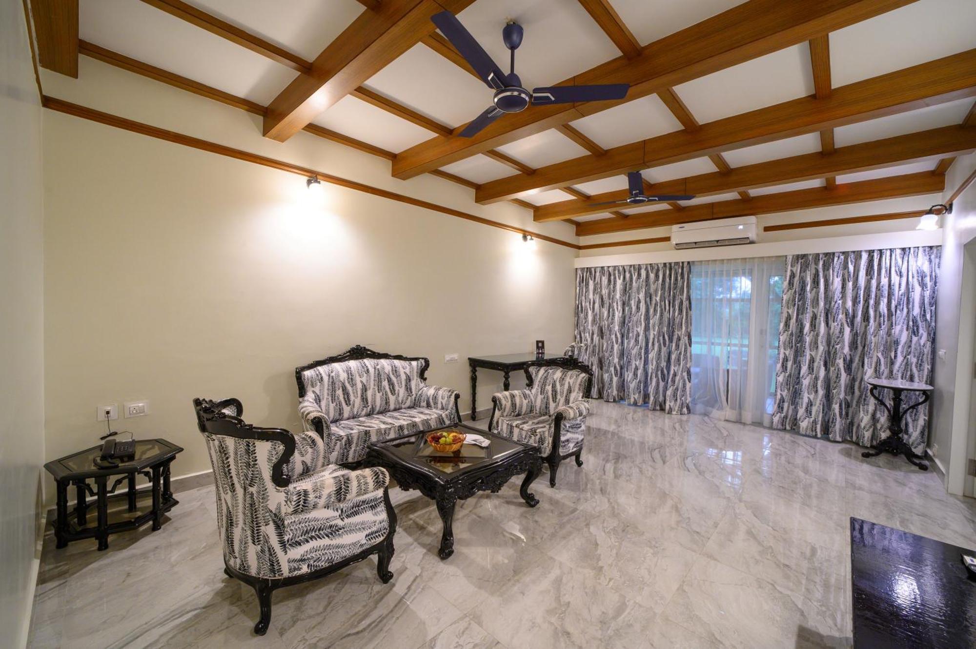 Sinclairs Retreat Dooars, Chalsa Hotel Buitenkant foto
