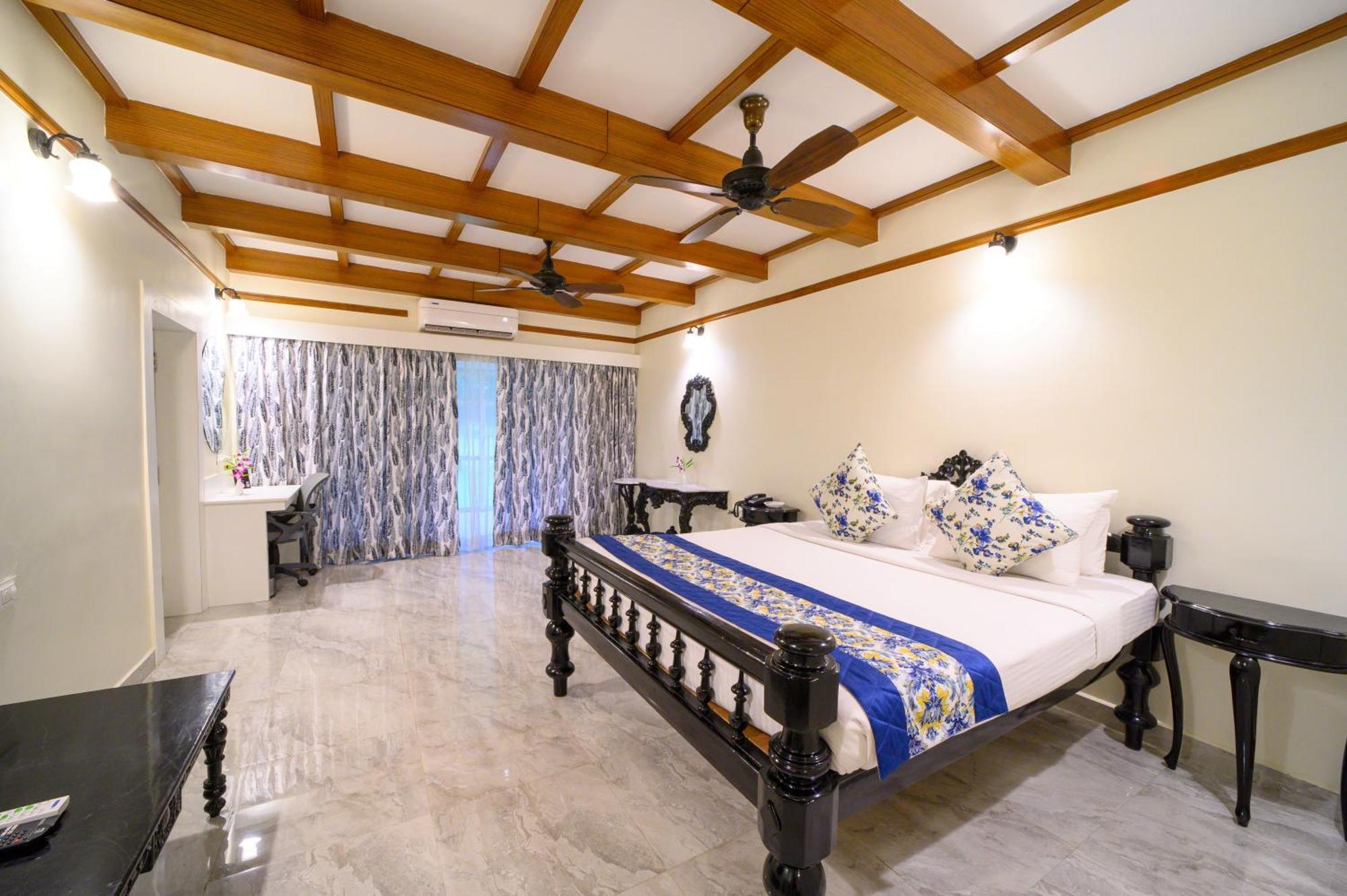 Sinclairs Retreat Dooars, Chalsa Hotel Buitenkant foto