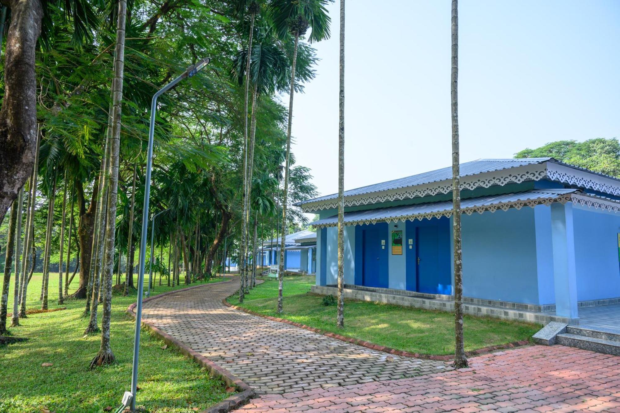 Sinclairs Retreat Dooars, Chalsa Hotel Buitenkant foto