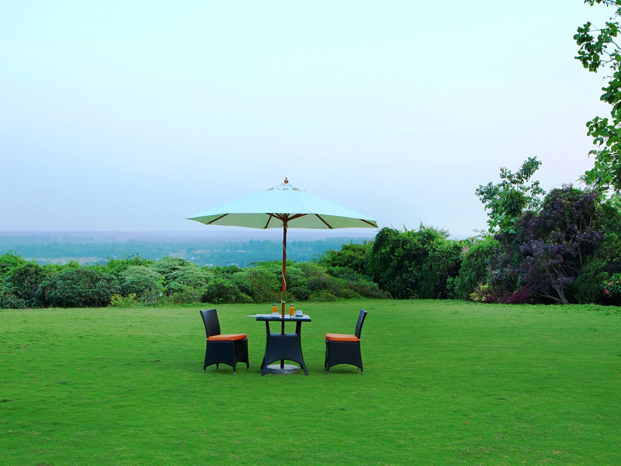 Sinclairs Retreat Dooars, Chalsa Hotel Buitenkant foto